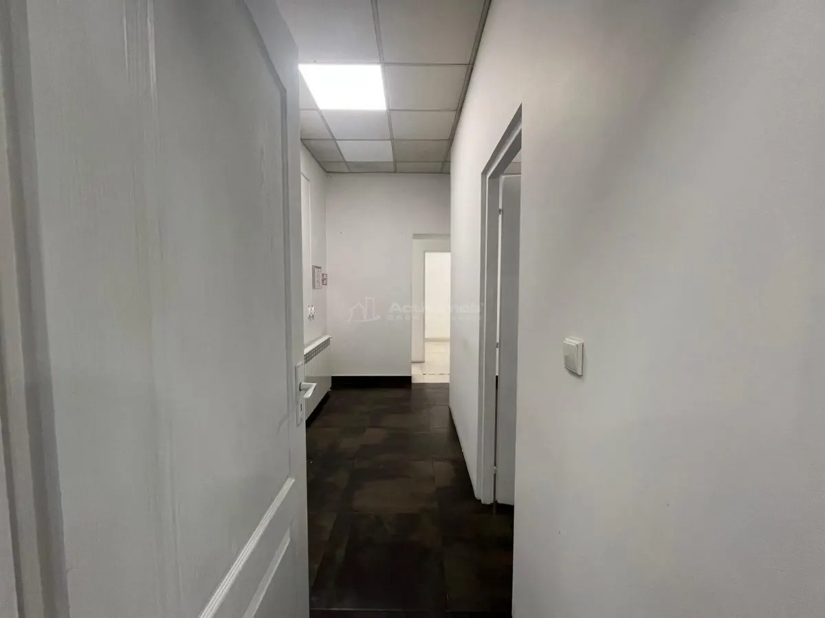 Lugoj, Local Commercial à Louer – Centre, 95 m² (Près Police) - foto 21