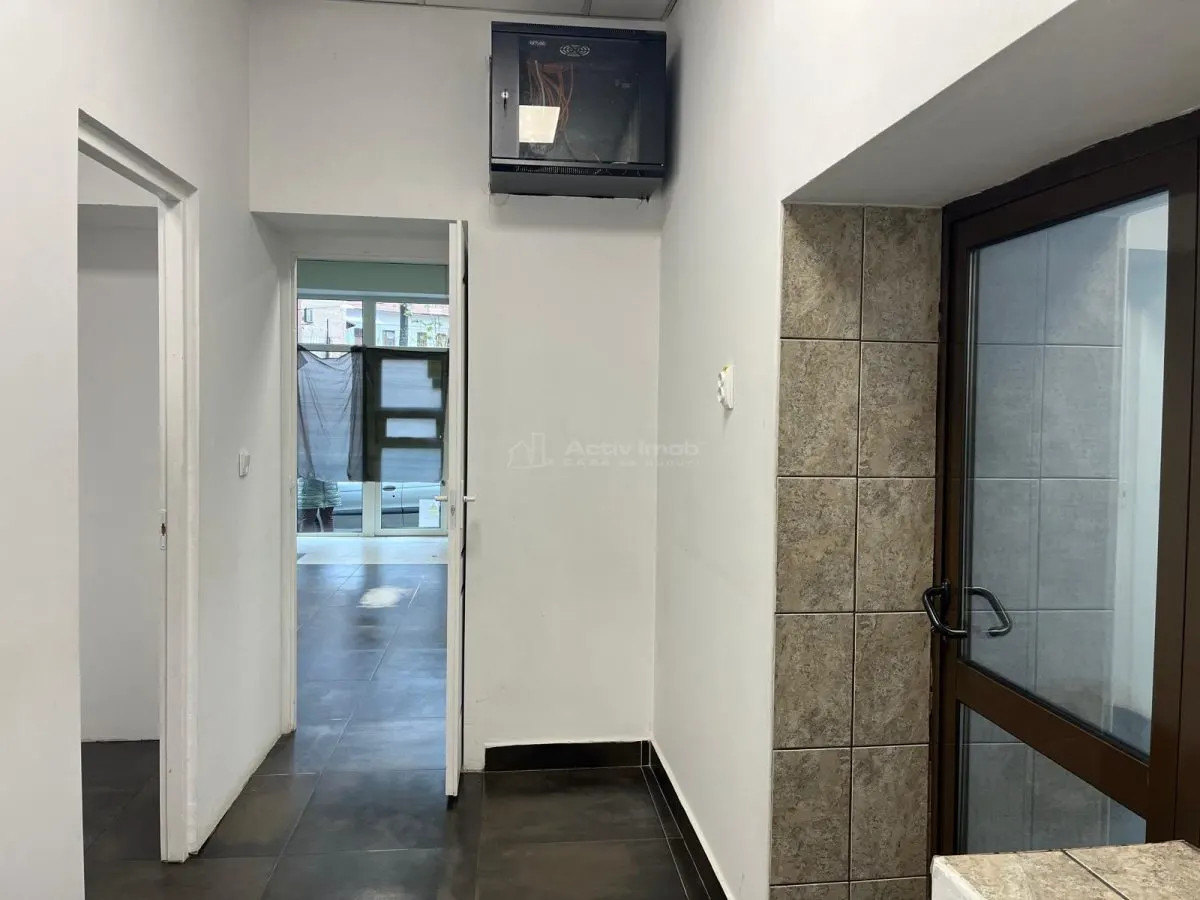 Lugoj, Local Commercial à Louer – Centre, 95 m² (Près Police) - foto 4