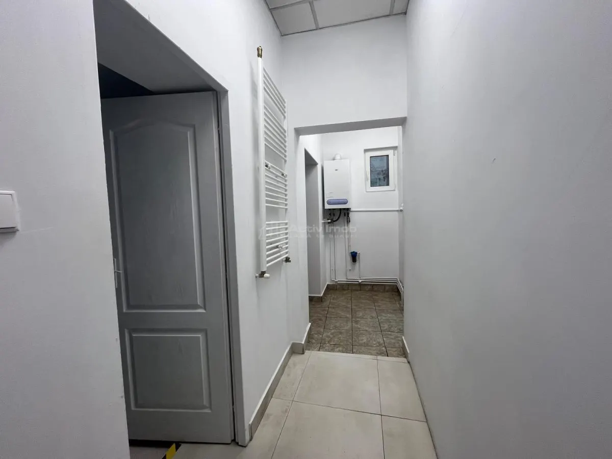 Lugoj, Local Commercial à Louer – Centre, 95 m² (Près Police) - foto 5