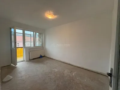 Resita, Appartement 2 Chambres, Plan Dégagé, Quartier Lunca - foto 2