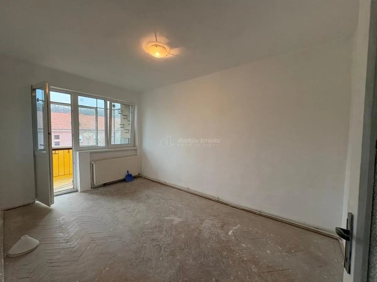Resita, Appartement 2 Chambres, Plan Dégagé, Quartier Lunca - foto 2