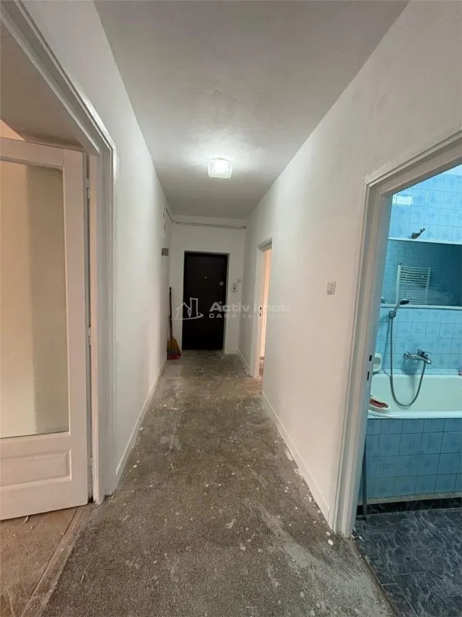 Resita, Appartement 2 Chambres, Plan Dégagé, Quartier Lunca - foto 11