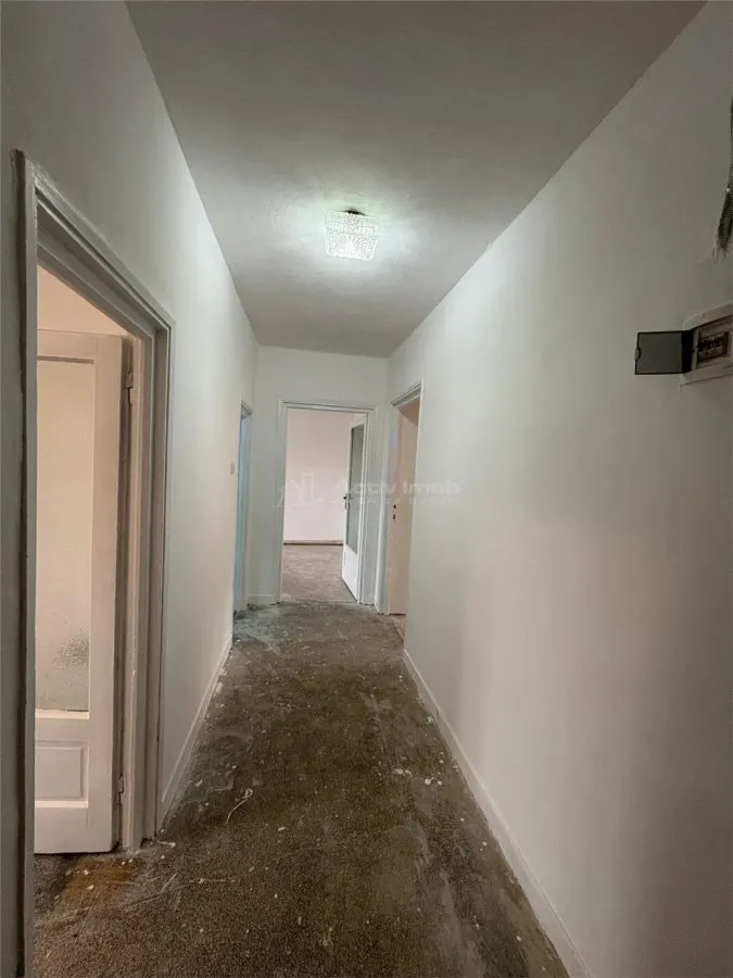 Resita, Appartement 2 Chambres, Plan Dégagé, Quartier Lunca - foto 15