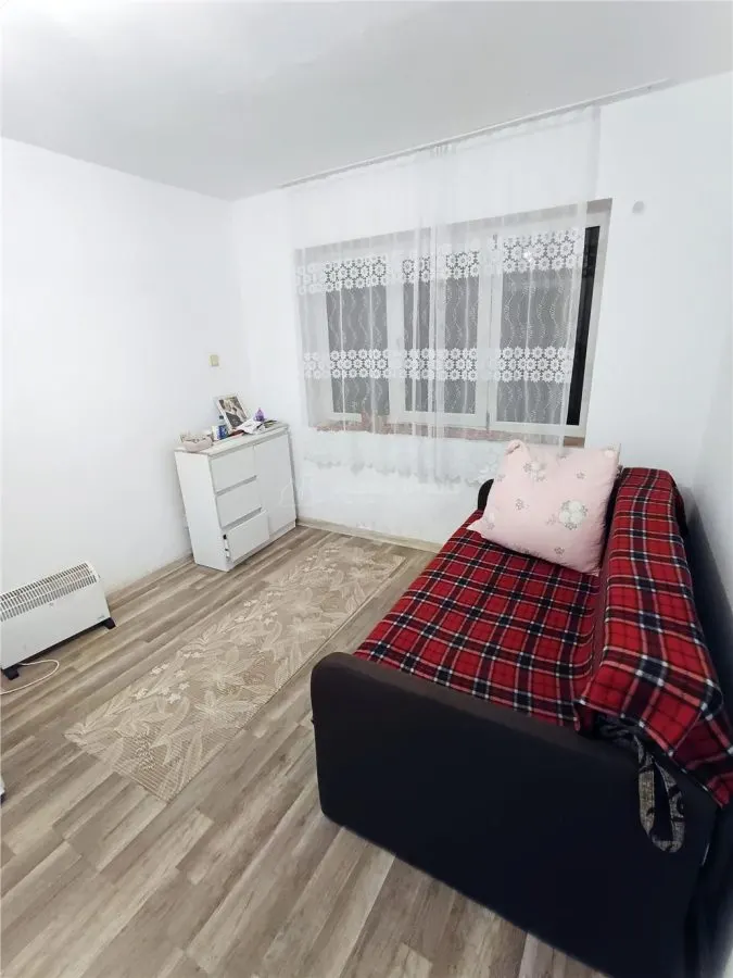 Appartement 2 Chambres, Ultra-Centre de Moldova Noua - foto 1