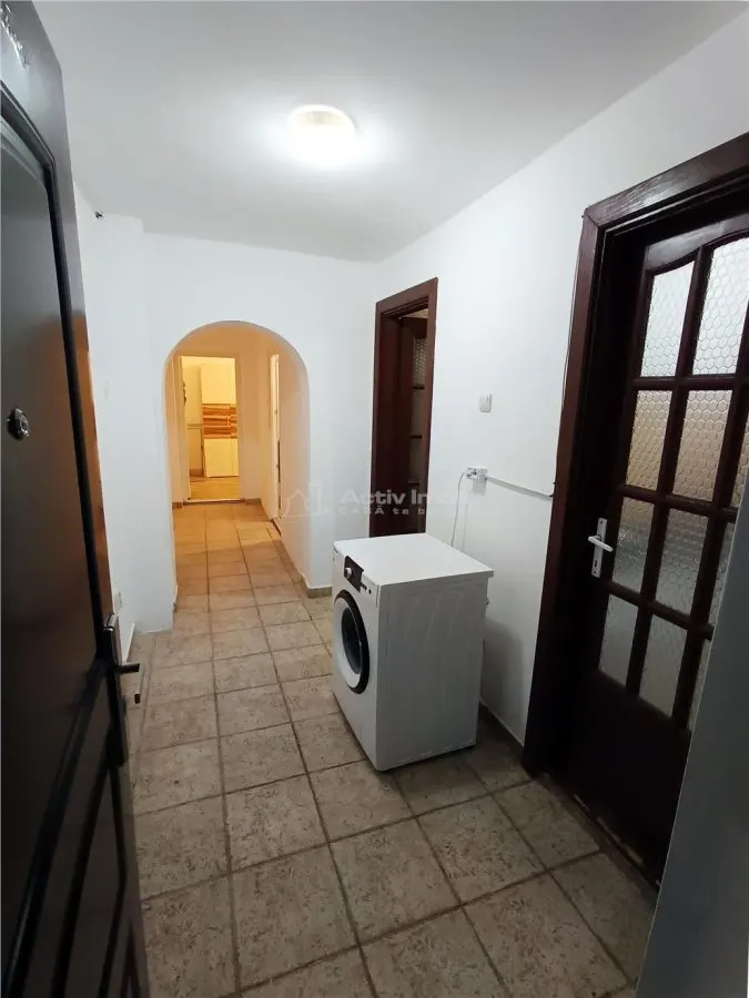 Appartement 2 Chambres, Ultra-Centre de Moldova Noua - foto 2