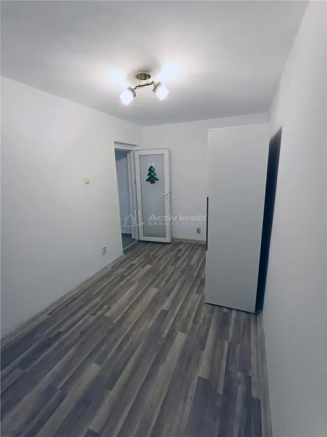 Appartement 2 Chambres, Ultra-Centre de Moldova Noua - foto 8