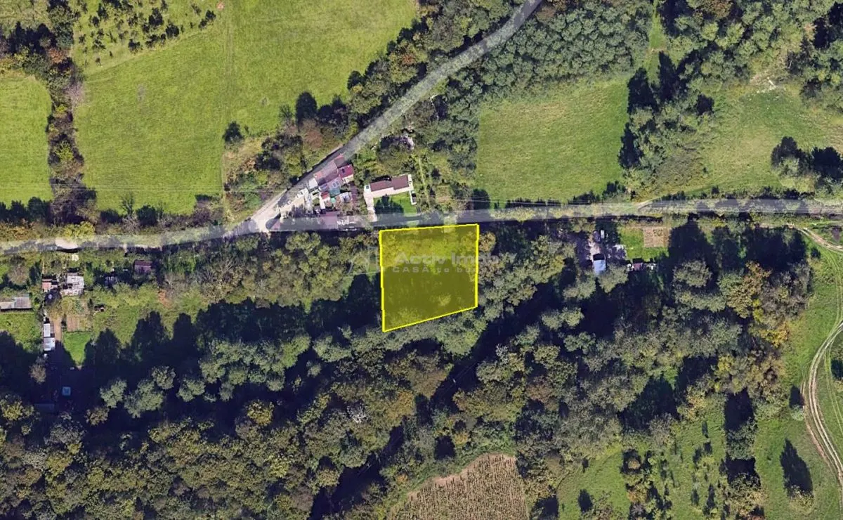 Resita, Terrain Intravilan Régulier, Bordant Ruisseau et Route, 1.308 m², €15/m² - foto 1