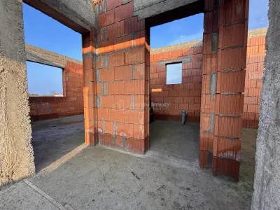 Maison Neuve - Tarian, Girisu de Cris | Terrain 560 m² - foto 9
