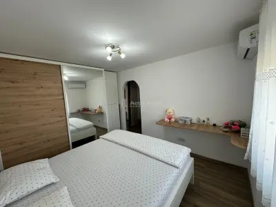 雷西察，2卧室高端公寓，半开放式布局，中心位置 - foto 6