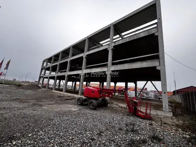 Propriété Commerciale d'Exception près de la Rocade d'Oradea – 1 800 m² avec Visibilité Maximale - foto 11