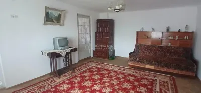 Casa de 6 Habitaciones en Venta en Pucioasa, Parcela de 441 m² - foto 12