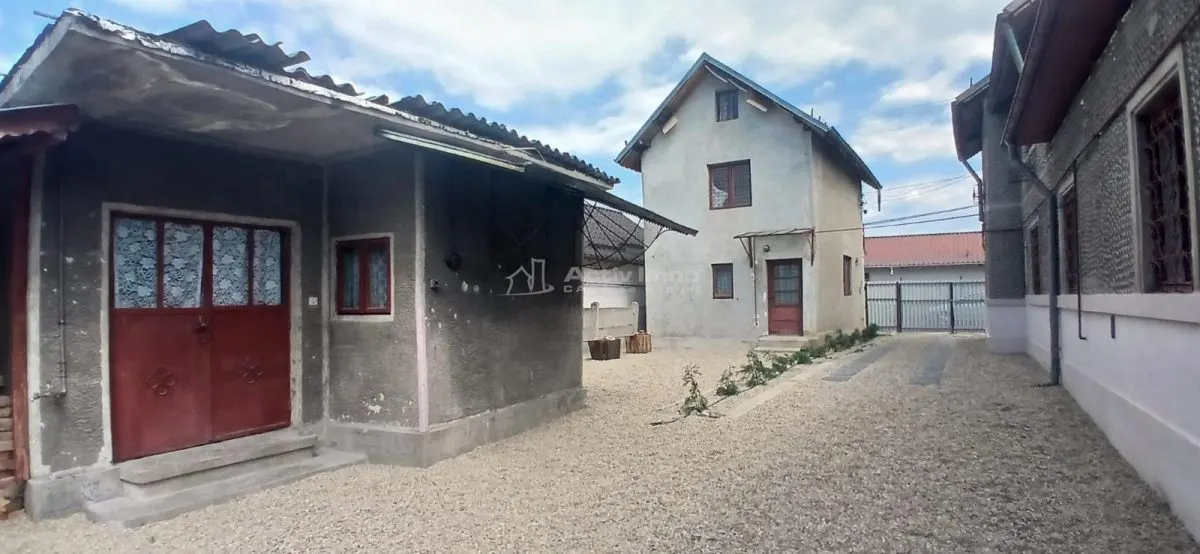 Casa de 6 Habitaciones en Venta en Pucioasa, Parcela de 441 m² - foto 15