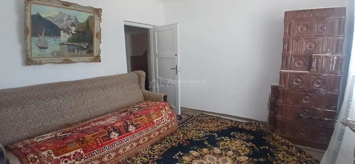Casa de 6 Habitaciones en Venta en Pucioasa, Parcela de 441 m² - foto 7