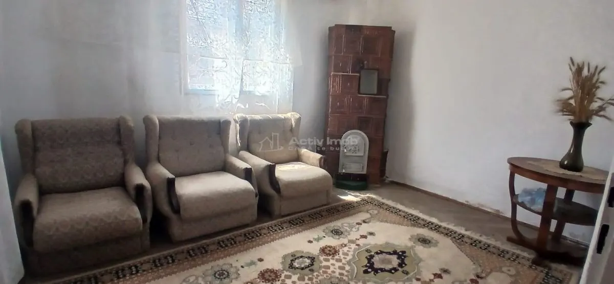 Casa de 6 Habitaciones en Venta en Pucioasa, Parcela de 441 m² - foto 9