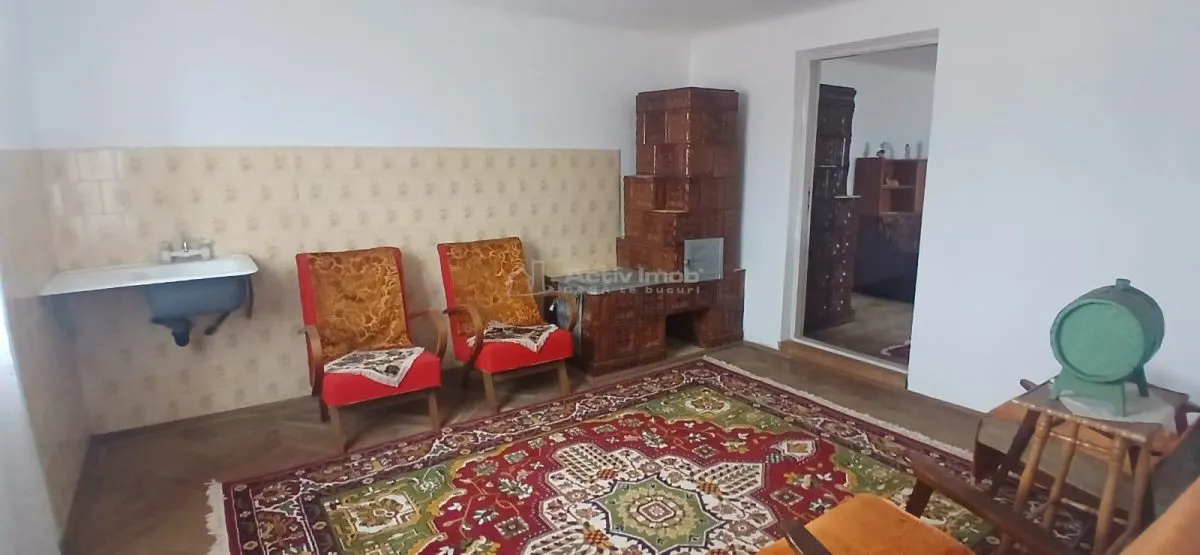 Casa de 6 Habitaciones en Venta en Pucioasa, Parcela de 441 m² - foto 10