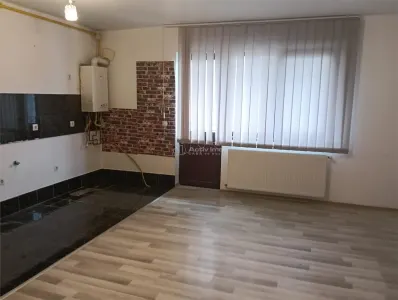 2卧室公寓，钻石街，中层楼，即刻入住 - Bragadiru
