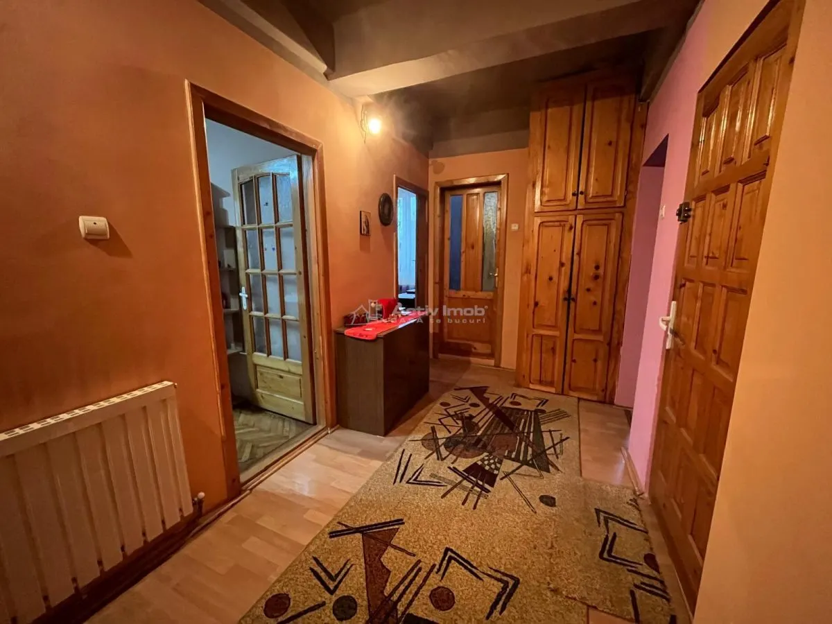 Caransebes, Appartement 2 Chambres, Secteur Sesu Rosu - foto 8