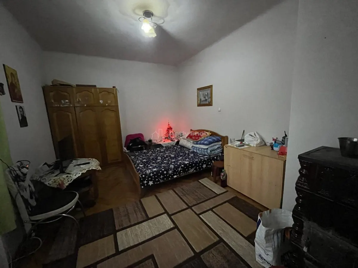 Caransebes, Apartamento de 2 Dormitorios, 2ª Planta, Zona Sesu Rosu - foto 3
