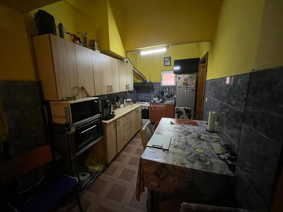 Caransebes, Apartamento de 2 Dormitorios, 2ª Planta, Zona Sesu Rosu - foto 6
