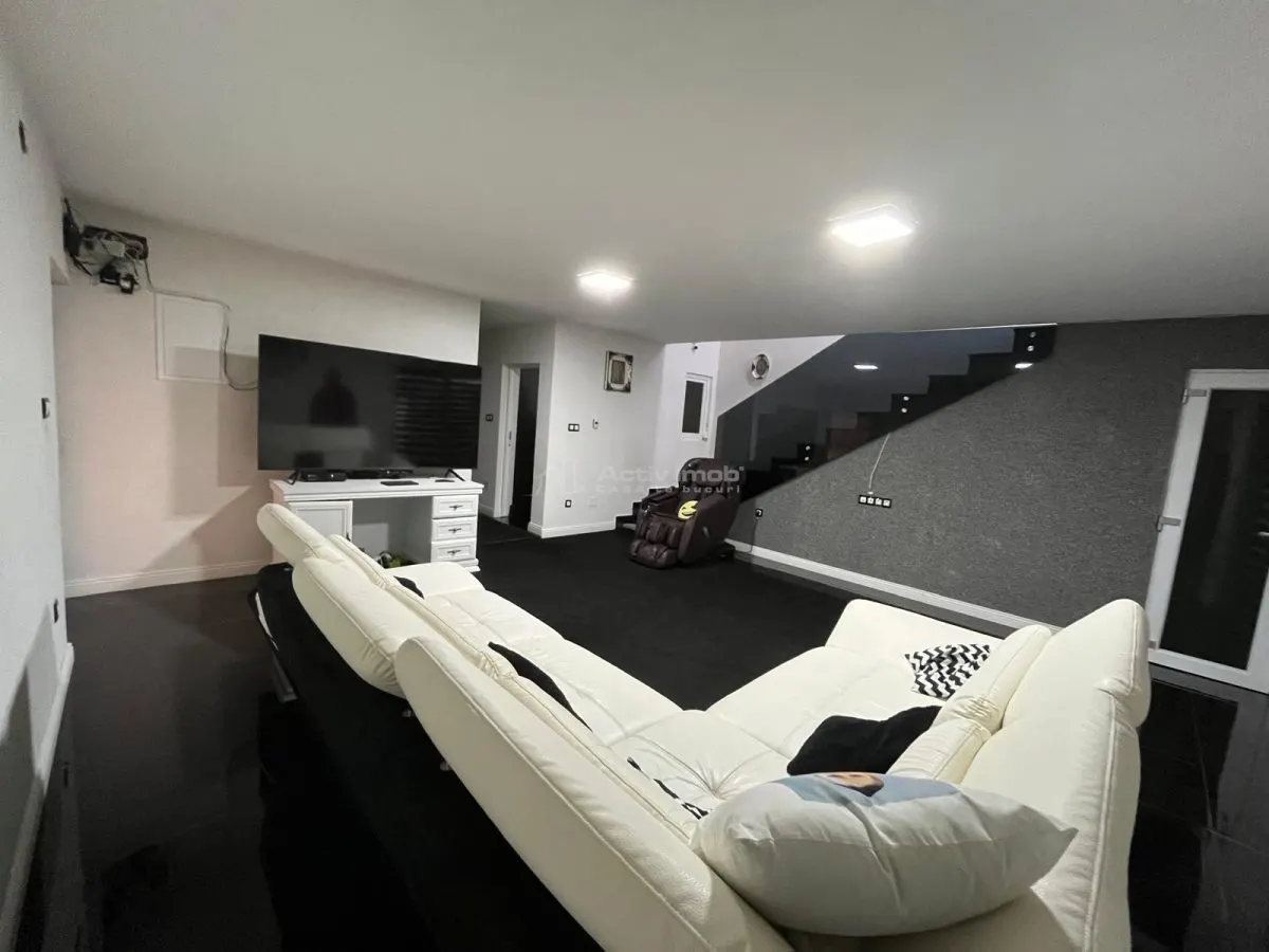 Caransebes, Villa Lista P+1, Parcela 800 m², Ubicación Central - foto 2