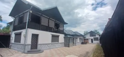 8卧室别墅出售 Valea Voievozilor Targoviste 653平方米地皮 - Targoviste