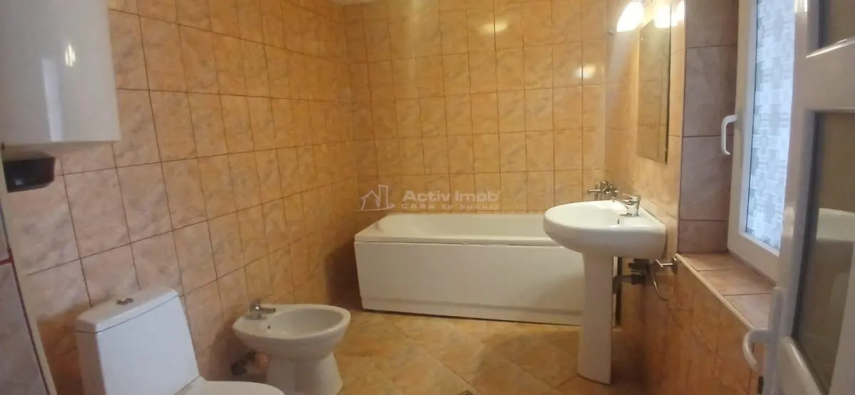 Casa de 8 Dormitorios en Venta Valea Voievozilor Targoviste 653m² Terreno - foto 7