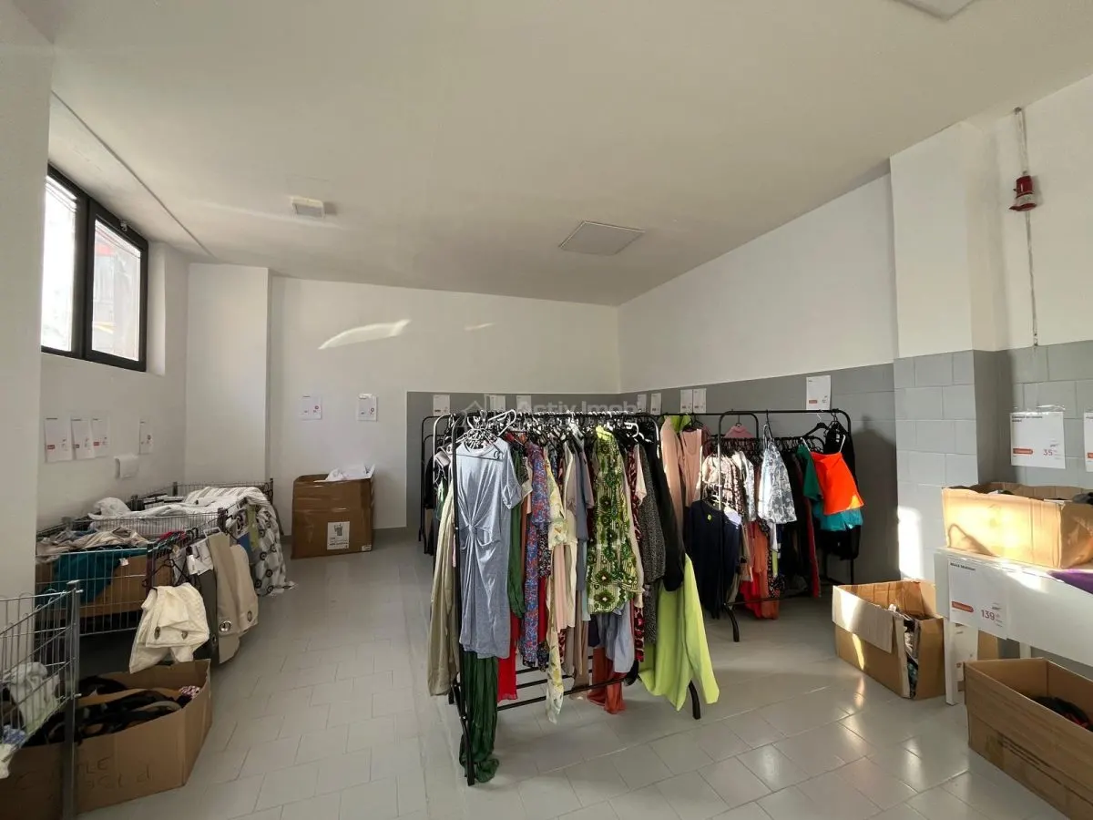 Lugoj, À Louer – Local Commercial, 194 m², Quartier Strand - foto 12