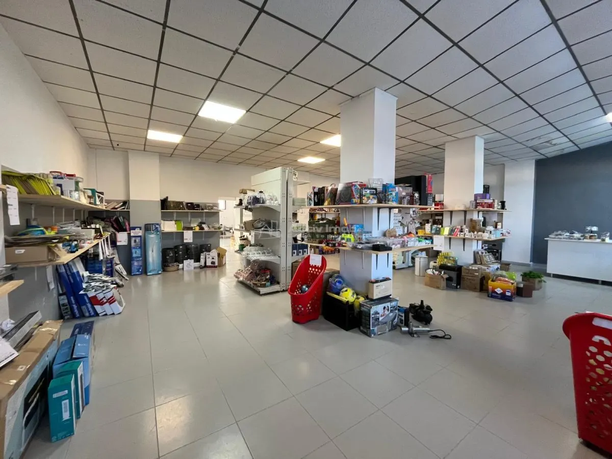Lugoj, À Louer – Local Commercial, 194 m², Quartier Strand - foto 4
