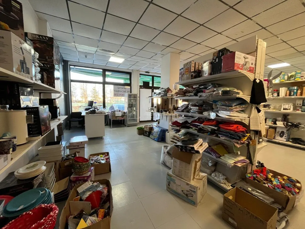 Lugoj, À Louer – Local Commercial, 194 m², Quartier Strand - foto 7