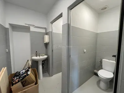 Lugoj, À Louer – Local Commercial, 194 m², Quartier Strand - foto 8
