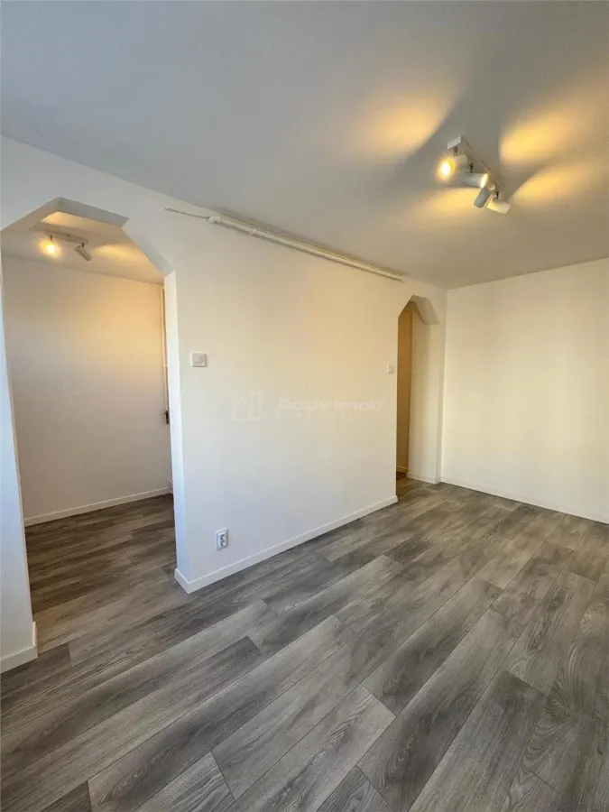Appartement 2 Chambres – Entièrement Rénové – Premier Étage - foto 5