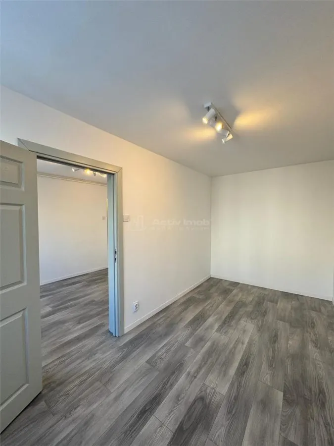 Appartement 2 Chambres – Entièrement Rénové – Premier Étage - foto 8
