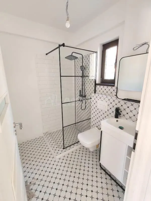 House / villa for sale 130 sqm in Bucuresti, Prelungirea Ghencea area - foto 5