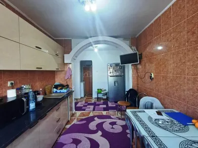 4卧室半独立式公寓，胡埃丁街，贝尔切尼 - Bucuresti