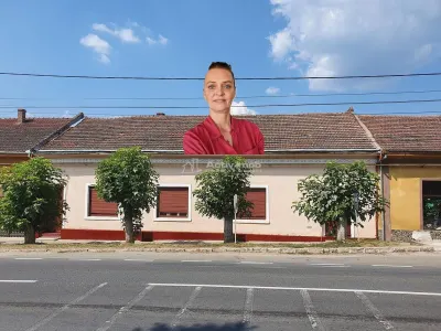 Bocsa Montana: Casa Sólida con Terreno en Calle Principal - Bocsa