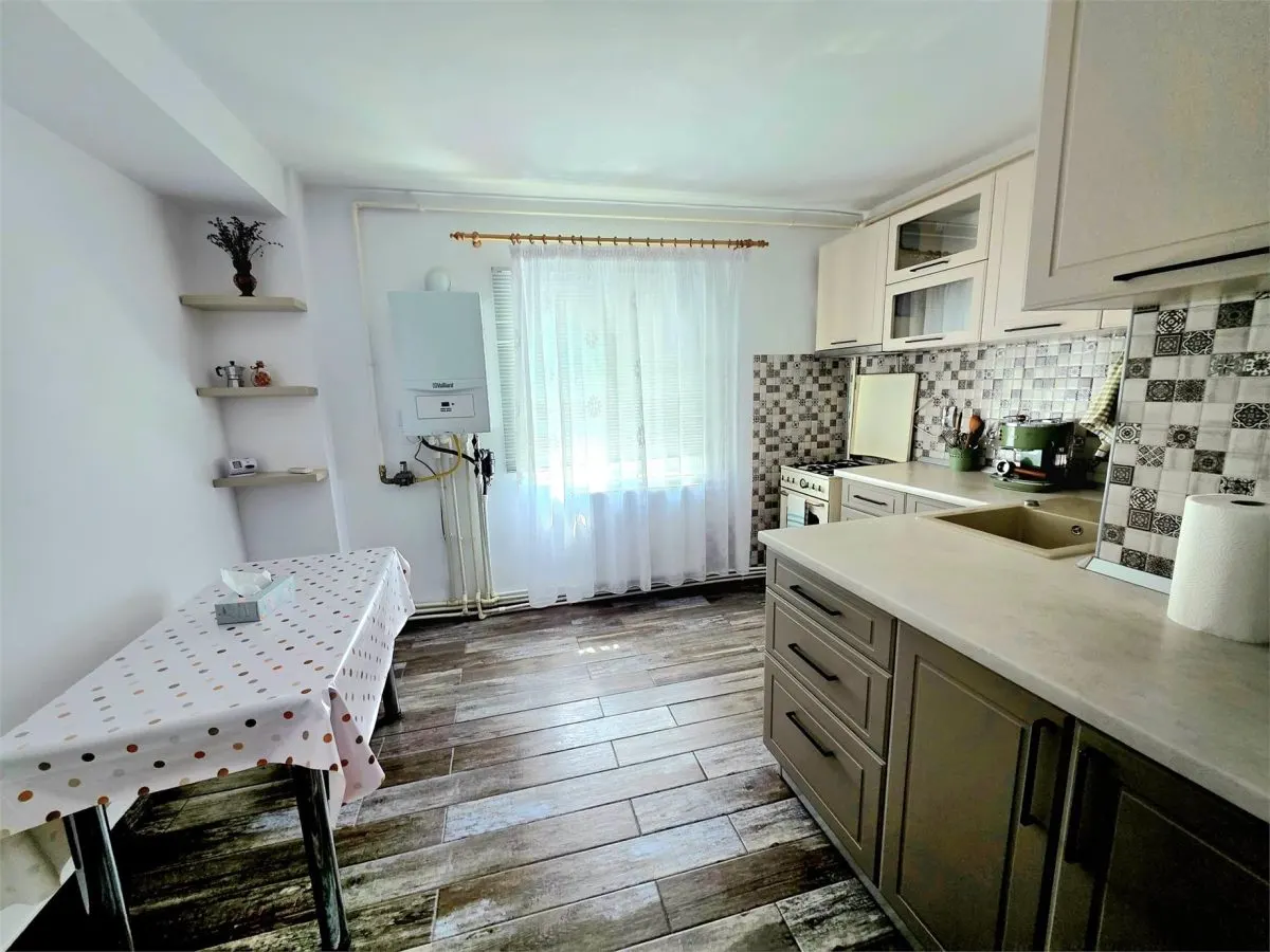 4-Bedroom Separated Layout Apartment, 100 sqm, 2nd Floor, Dorobanti II - foto 2