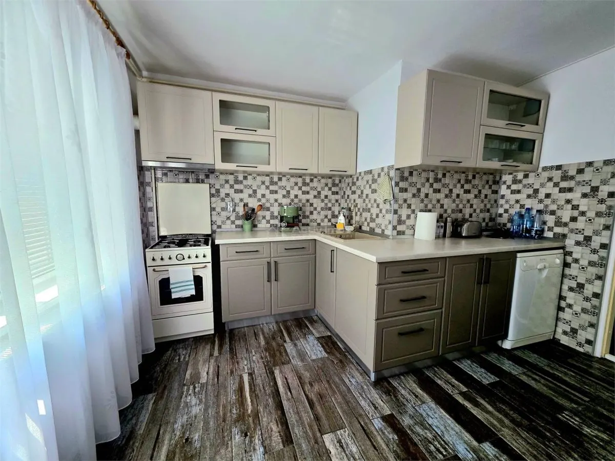 4-Bedroom Separated Layout Apartment, 100 sqm, 2nd Floor, Dorobanti II - foto 3