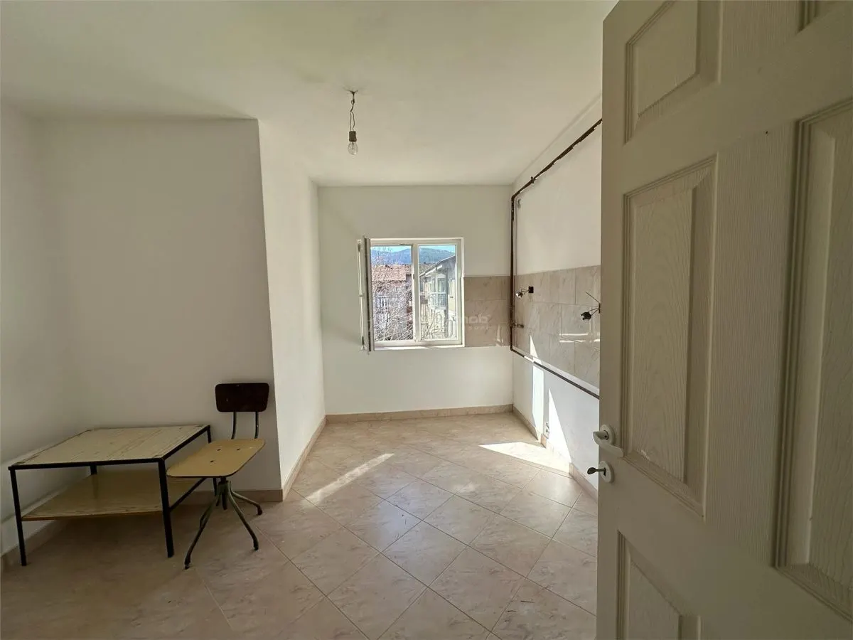 Resita, Apartamento de 3 Dormitorios, Confort 1, Distribución Separada, Centro - foto 15
