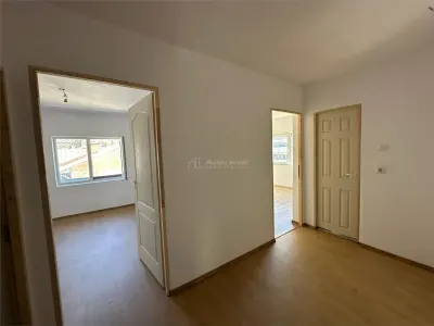 Resita, Apartamento de 3 Dormitorios, Confort 1, Distribución Separada, Centro - foto 16