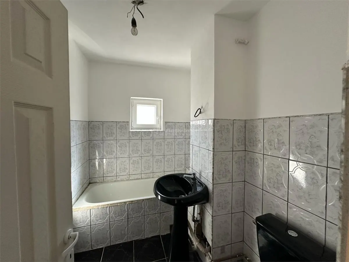 Resita, Apartamento de 3 Dormitorios, Confort 1, Distribución Separada, Centro - foto 20