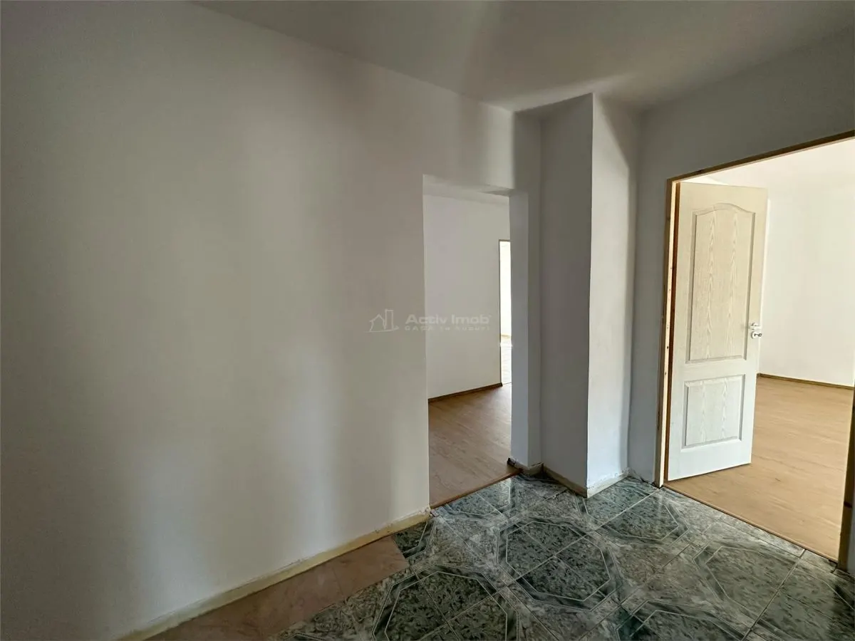 Resita, Apartamento de 3 Dormitorios, Confort 1, Distribución Separada, Centro - foto 25