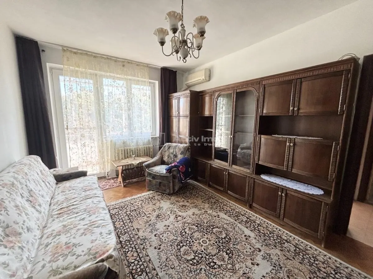 Apartamento de 3 Dormitorios – Rogerius, Str. Selimbarului – 4ª Planta - foto 1