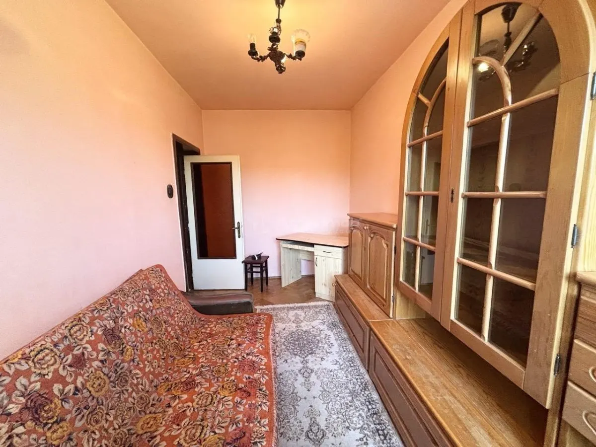 Apartamento de 3 Dormitorios – Rogerius, Str. Selimbarului – 4ª Planta - foto 4