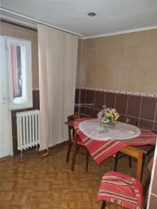 3卧室2浴室分离式布局公寓，自由街 - Alexandria