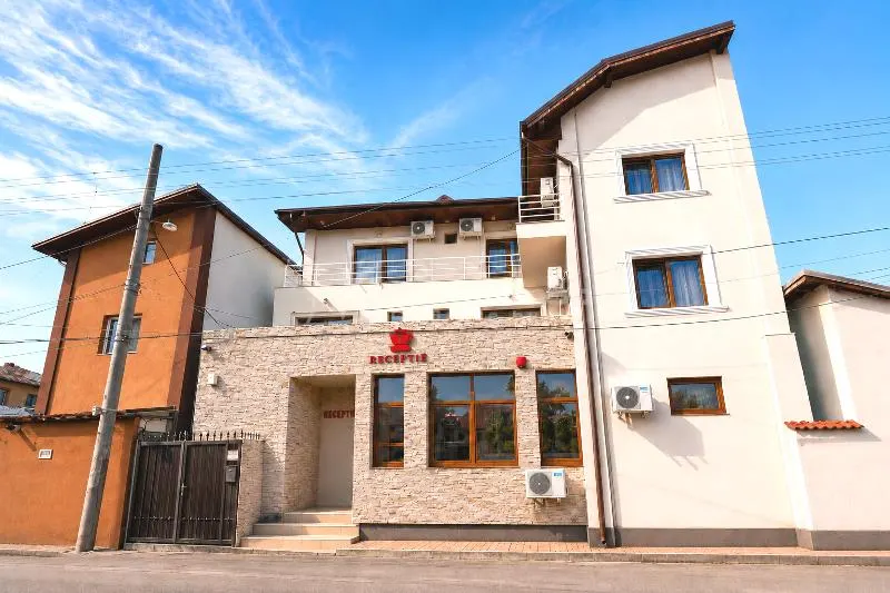 Vente - Immeuble Commercial et Hôtel 3 Étoiles, 17 Chambres, Rahova-Antiaeriana, Bucarest - foto 1