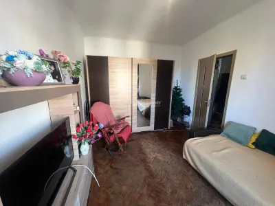 Appartement 3 Chambres, Centre-Ville - Arad