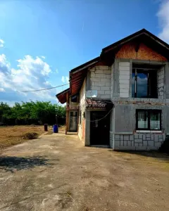P+1型房屋，600平方米地块——出售、分期或置换，多伊切什蒂 - Targoviste