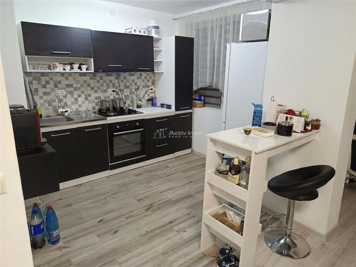Appartement 2 chambres en zone centrale de Moldova Nouă, près du marché - foto 3