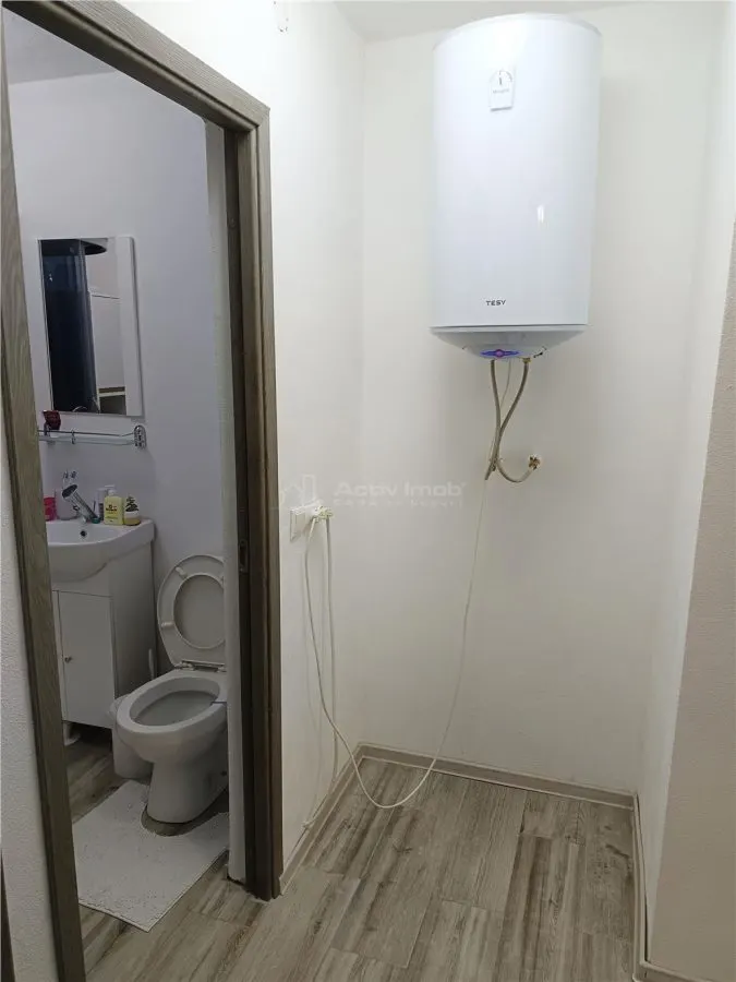 Appartement 2 chambres en zone centrale de Moldova Nouă, près du marché - foto 7