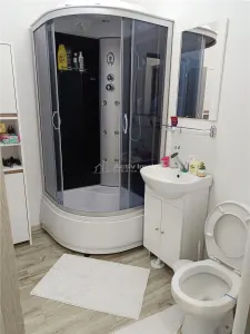Appartement 2 chambres en zone centrale de Moldova Nouă, près du marché - foto 8